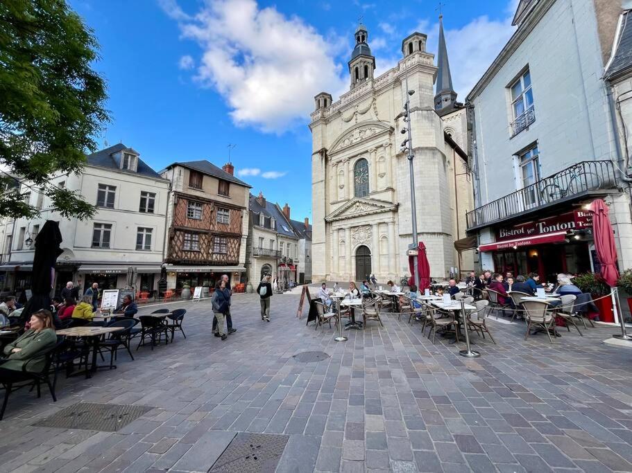 Appartement Cosy Hypercentre Place St Pierre Saumur Exterior photo